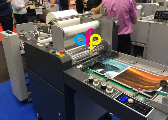 HAUSTIER/BOPP Glanz-lamellierender Film mit Glanz-Ende 15micron - 30mic