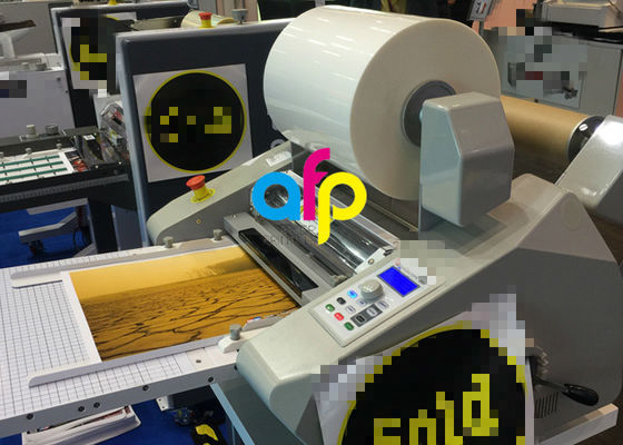 Glattes Haustier-lamellierender Film, Thermallaminats-Rolle der doppelten Seitenkorona-weiße BOPP